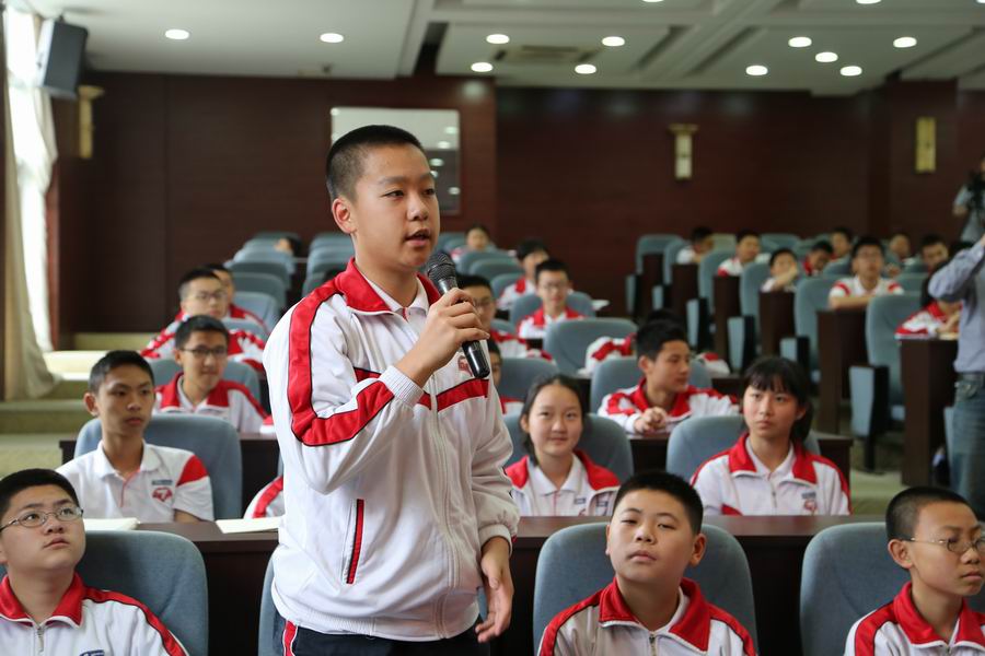 调整大小 6学生提问.JPG