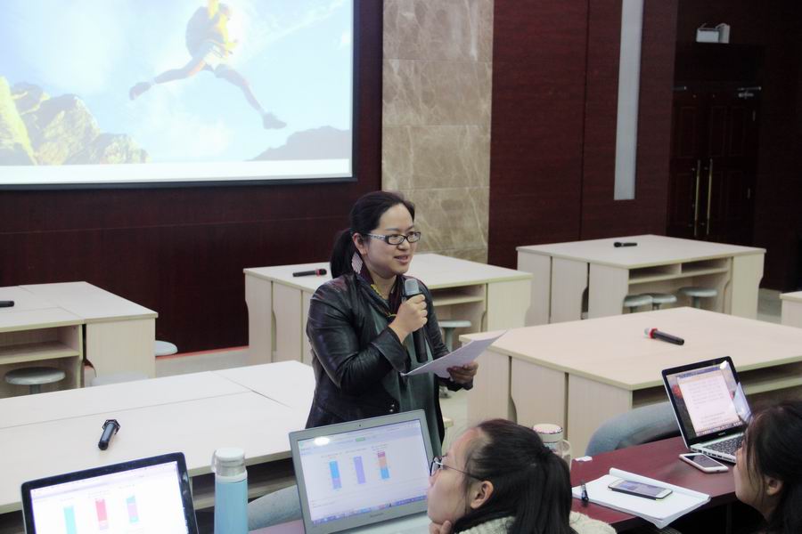 调整大小 8、地理组连晋老师议课.JPG